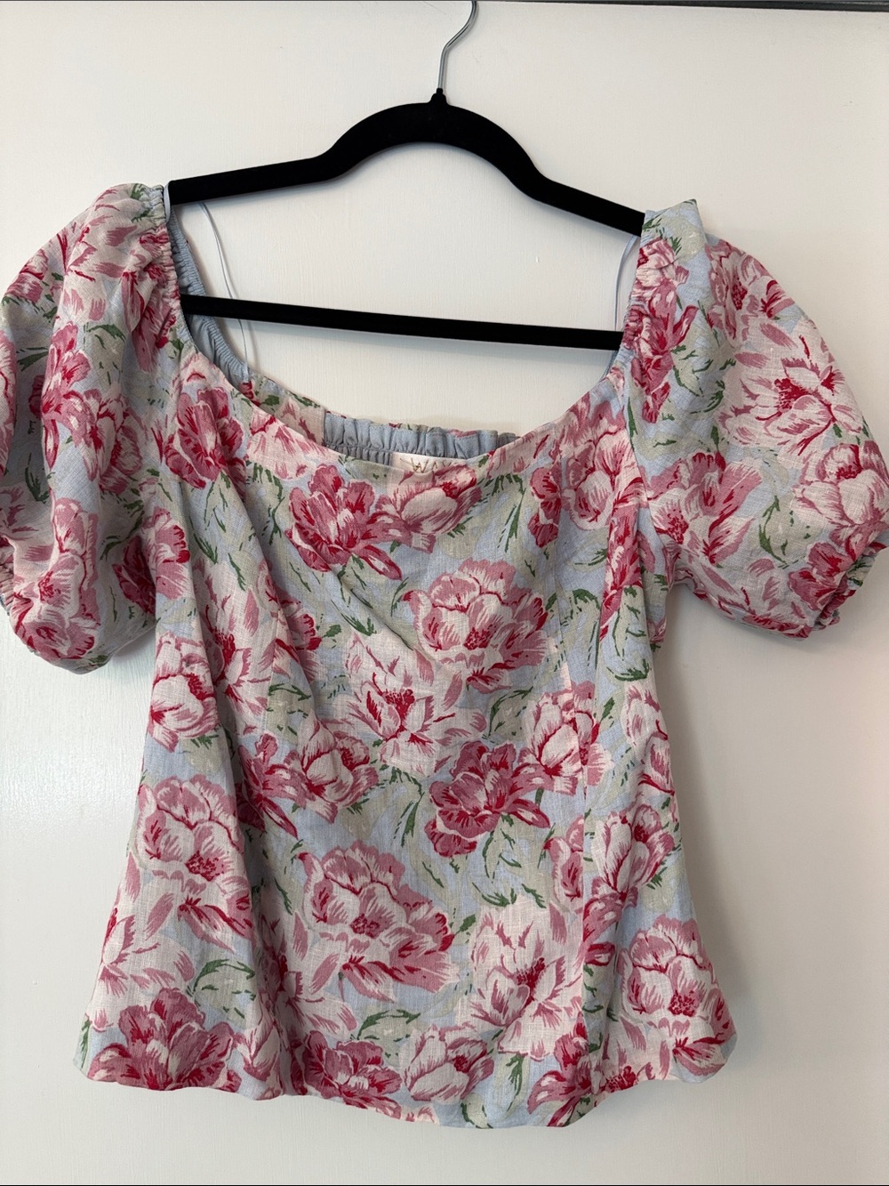 Wayf Pink Floral Puff-Sleeve Square-Neck Top